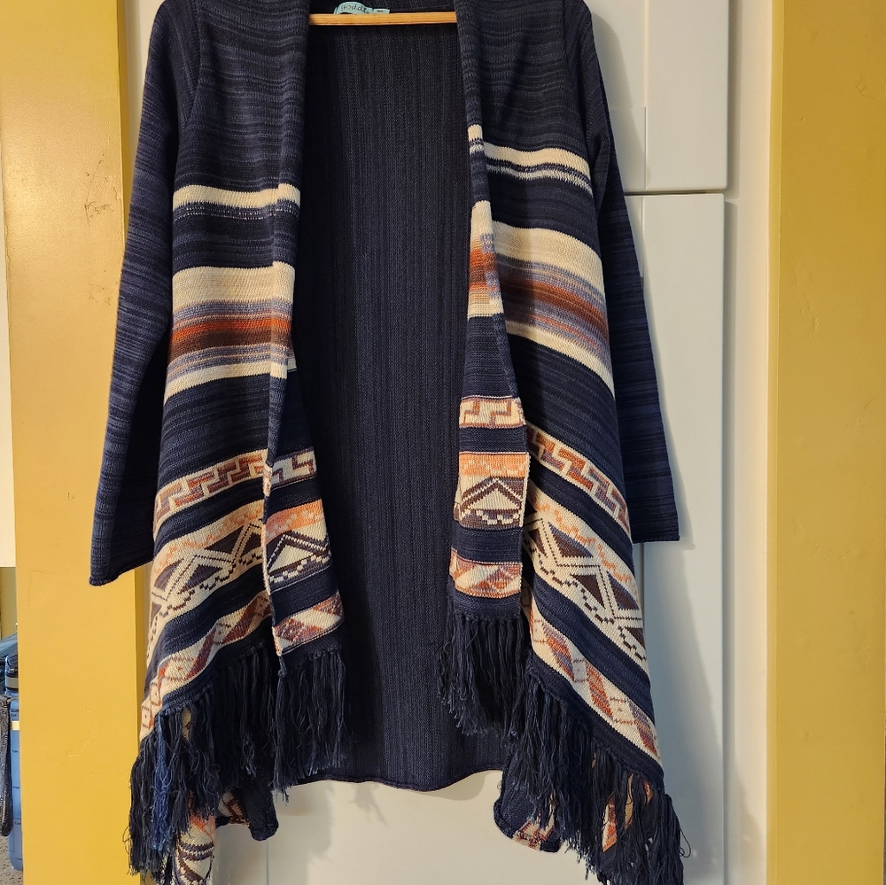 Goddis M/L Aztec shrug/ sweater with fringe